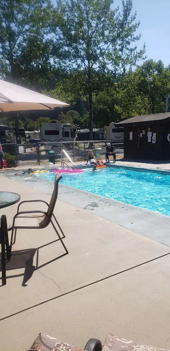 Foster Lake RV Resort Picture 7