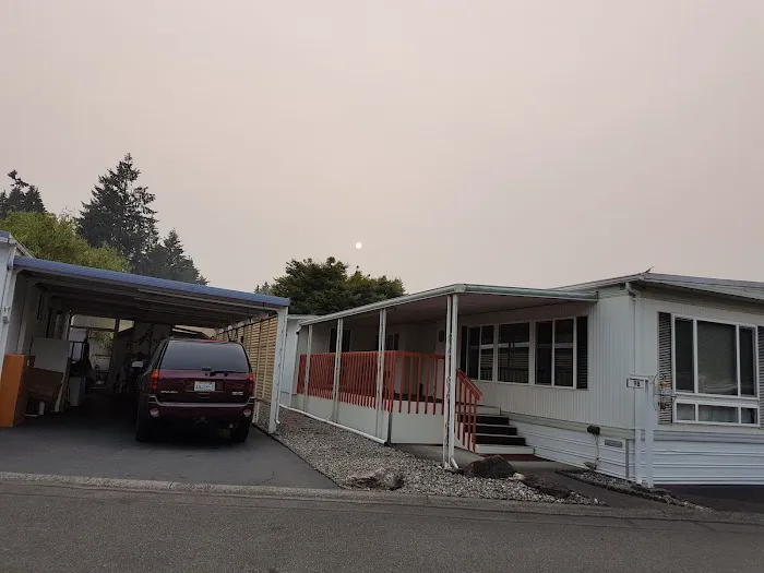 Leisure Manor Mobile Home Park Picture 1