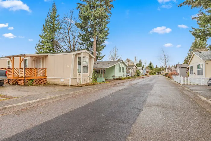 Skylark Village Estates II Picture 9