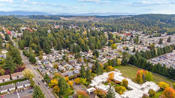 Auburn Green Picture 1