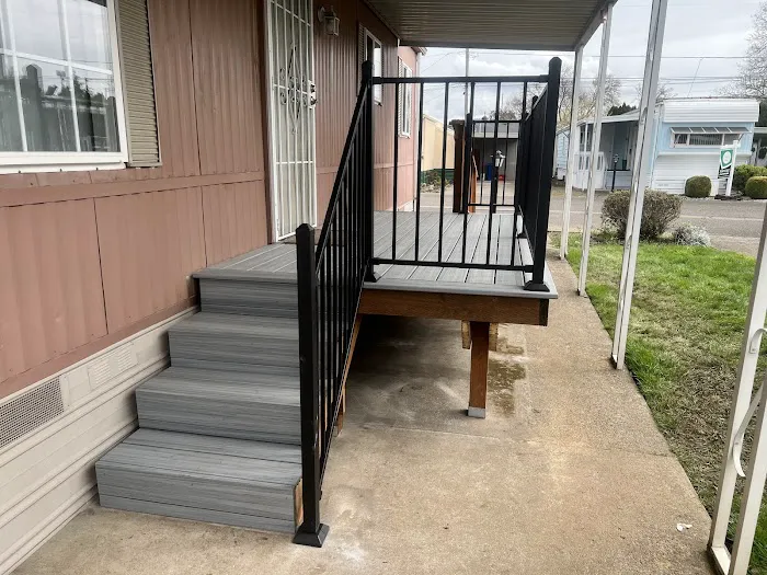 Lee's Mobile Home Park Picture 10