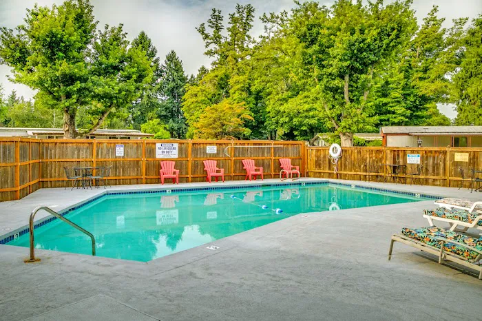 Golden Oaks Picture 7