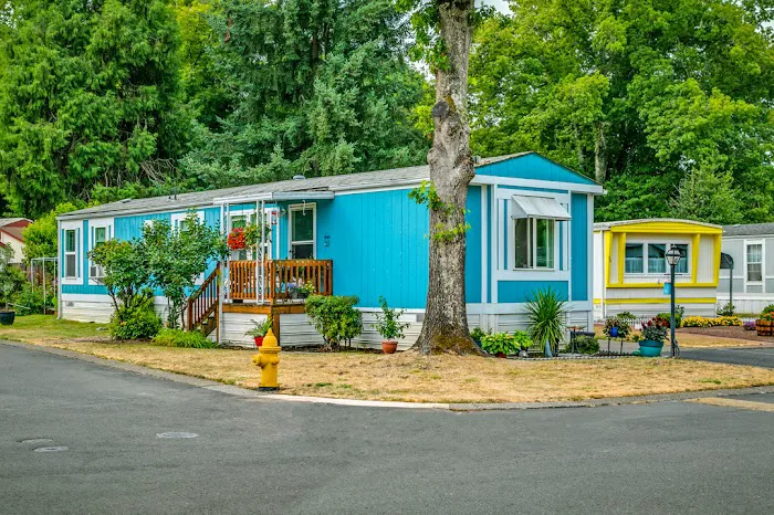 Golden Oaks Picture 6