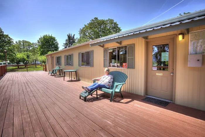 Dexter Shores RV Park Picture 9