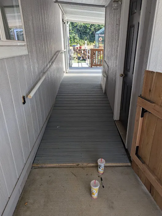 Camelot Manufactured Home Village Picture 1