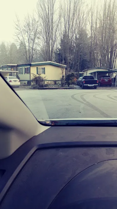 Royal Oaks Mobile Park Picture 2