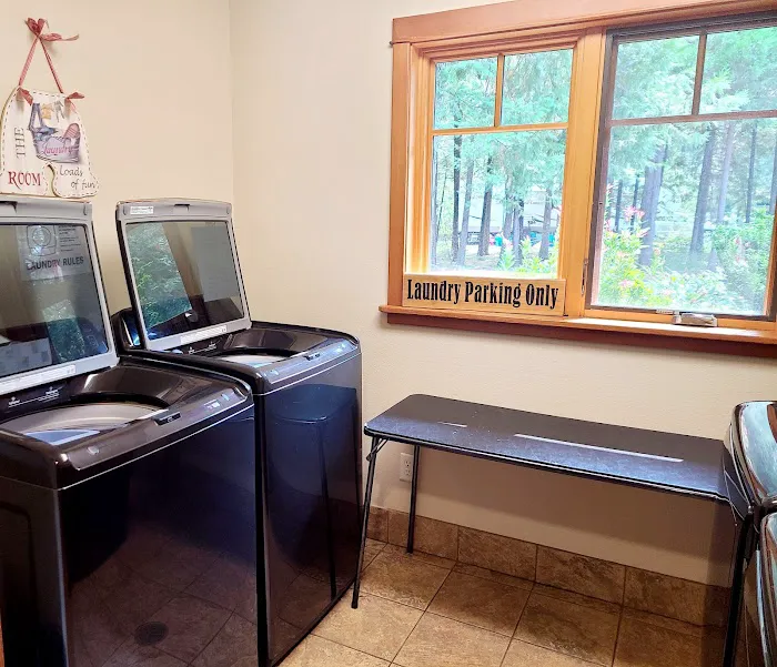 Holiday Farm RV Resort Picture 3