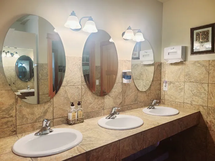 Holiday Farm RV Resort Picture 4