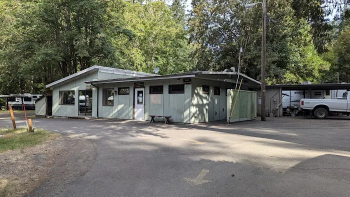 Goodens Trailer Court Picture 2