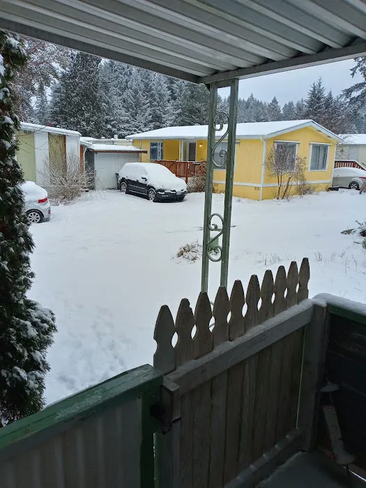 Cedar Mobile Manor Park Picture 10