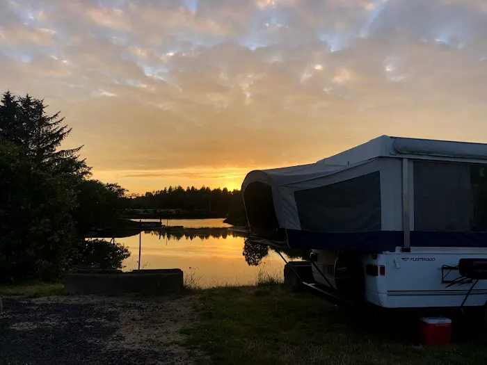 McKinley's Marina & RV Park Picture 3