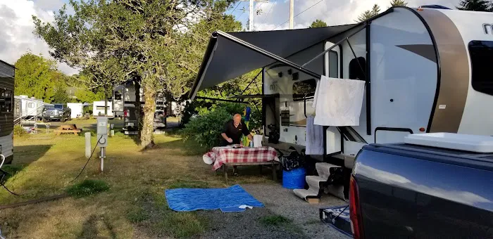 Rovers RV Park Picture 8