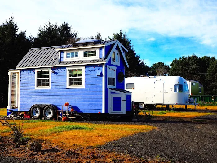 Tiny Tranquility | Tiny House & Vintage RV Park Picture 8