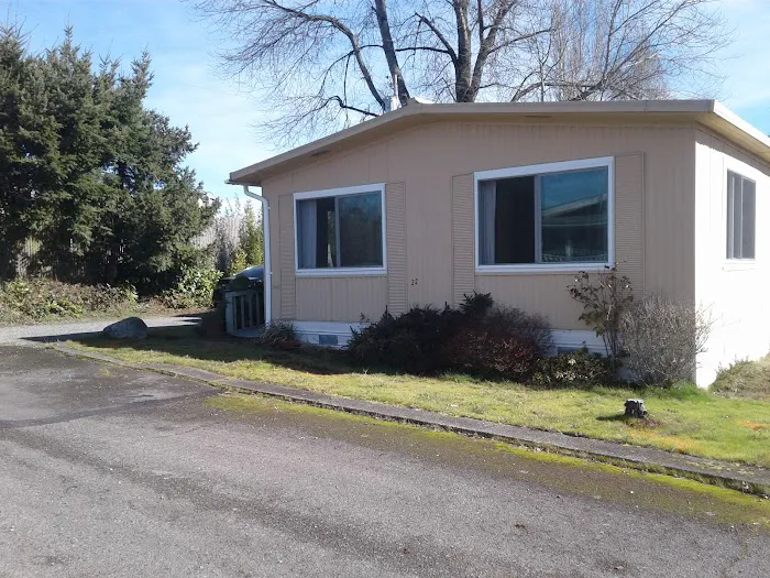 Midway RV & Mobile Home Park Picture 5