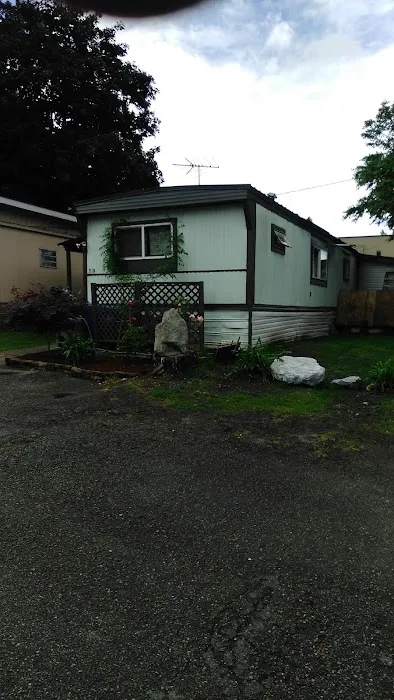 May Valley Mobile Home Park Picture 5