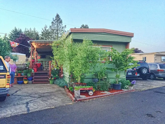 Country Living MHC Picture 2