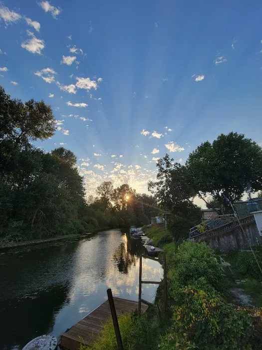 Lazy Wheels Mobile Park Picture 4