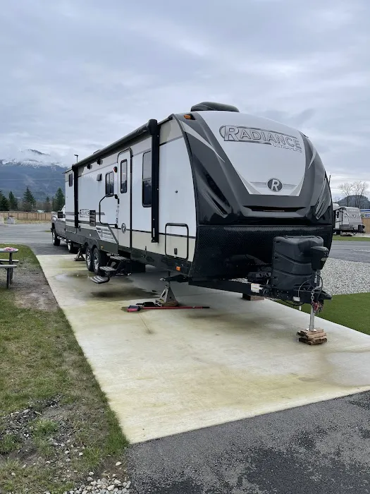 Cascades RV Resort Picture 9