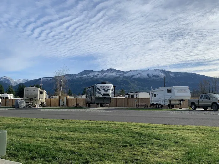 Cascades RV Resort Picture 2