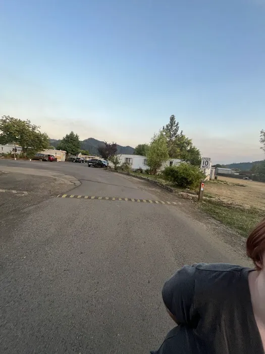 Sutherlin Estates Picture 3