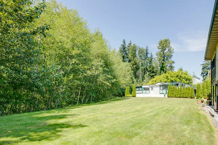 Country Club Estates Picture 10