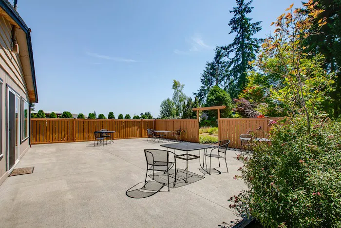 Country Club Estates Picture 2