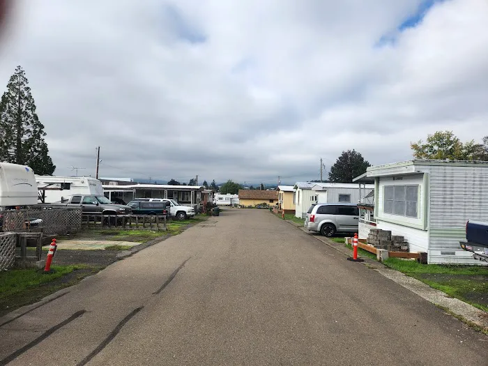 Alameda Ave Trailer Park - Roseburg Mobile Home & RV Park Picture 1