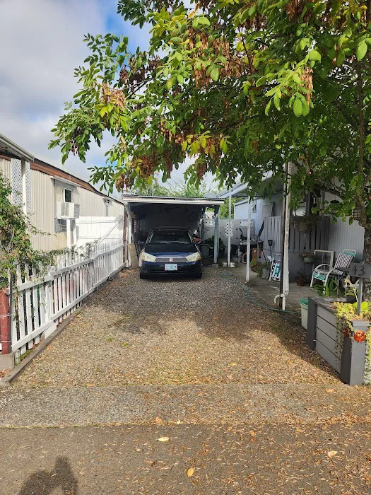 Alameda Ave Trailer Park - Roseburg Mobile Home & RV Park Picture 6