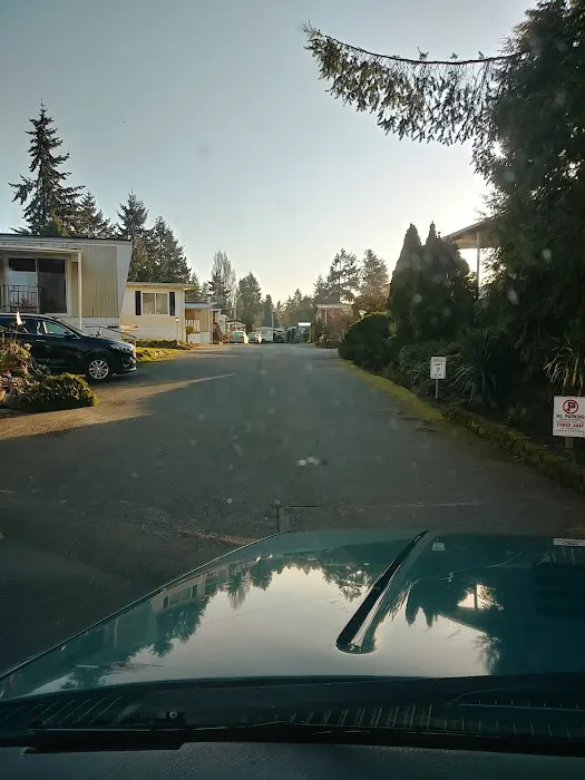 Halcyon Mobile Home Park Picture 2