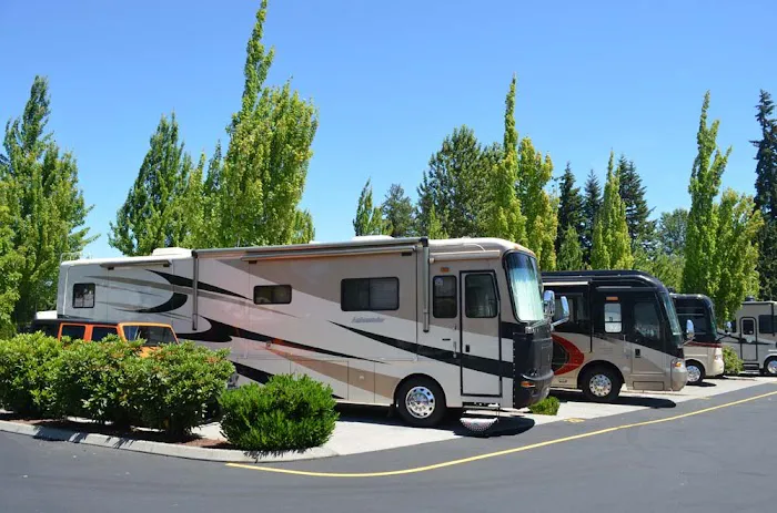 Maple Grove RV Resort Picture 2