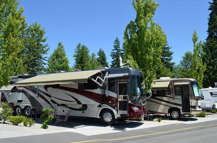 Maple Grove RV Resort Picture 5