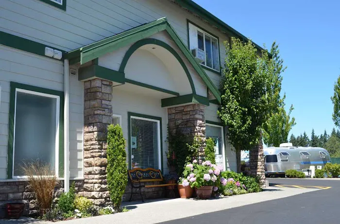 Maple Grove RV Resort Picture 8