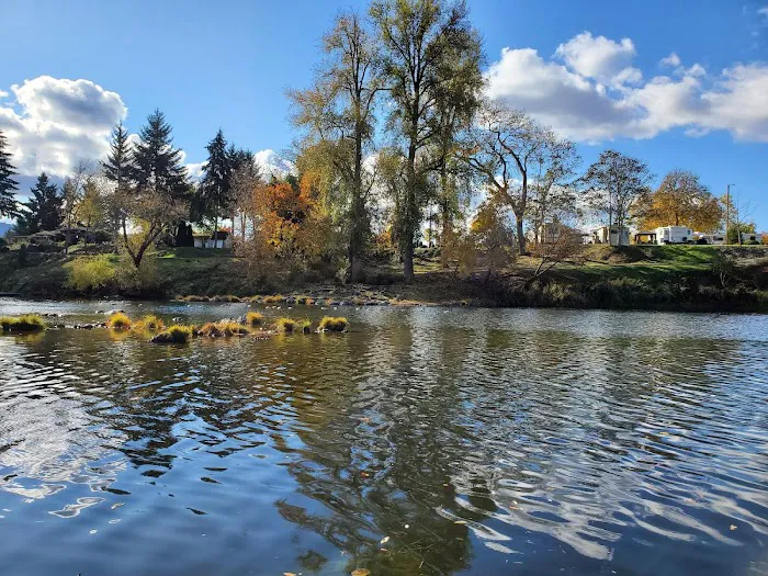 Rising River RV Resort & River House Picture 1