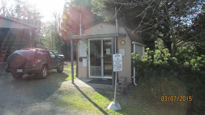 Umpqua Safari RV Park Picture 9