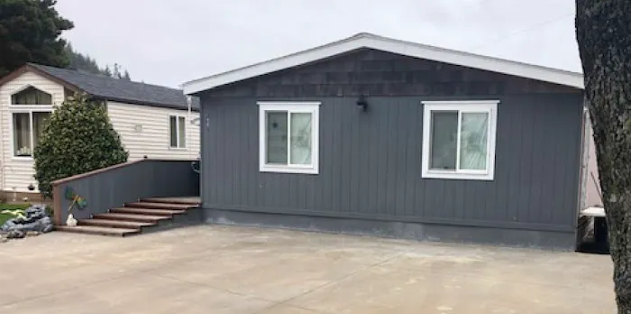 Umpqua Mobile Village Picture 9