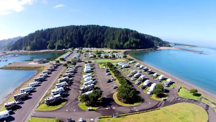 Winchester Bay RV Resort Picture 8