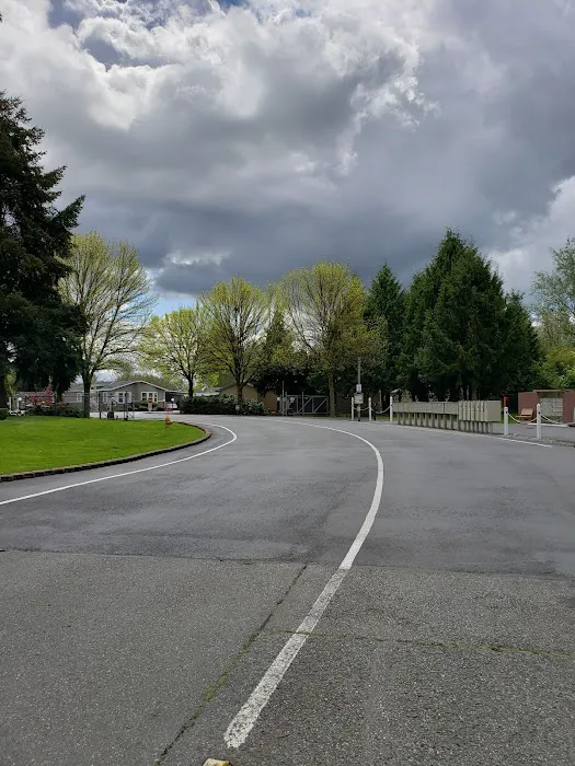 Emerald Hills Estates Picture 5