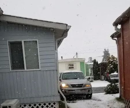 Midway Gardens Mobile Park