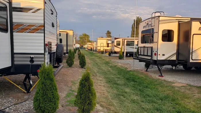 Emerald Springs RV Park Picture 10