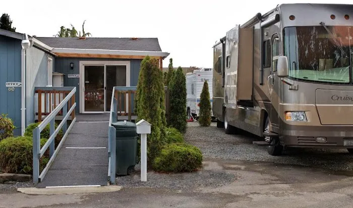 Smokey Point RV Park Picture 6