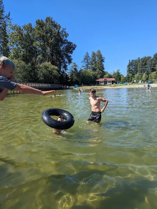 Lake Goodwin Resort Picture 4