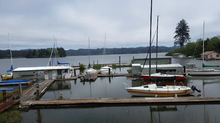 Lake's Edge RV Park & Marina Picture 4