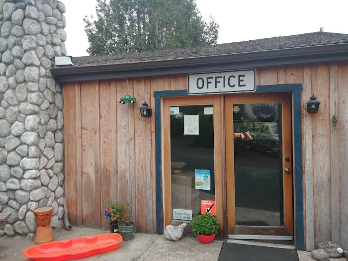 Woahink Lake RV Resort Picture 5