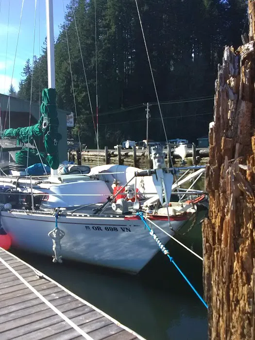 Siuslaw Marina & River RV Park Picture 8