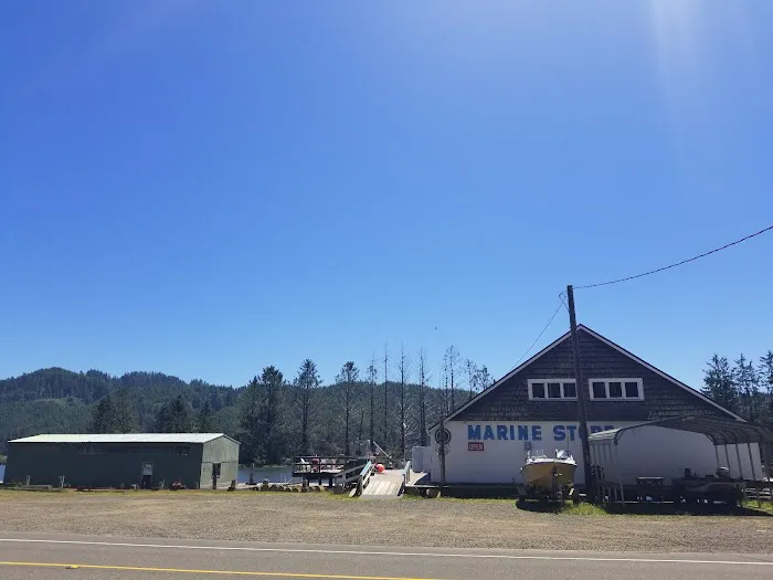 Siuslaw Marina & River RV Park Picture 3