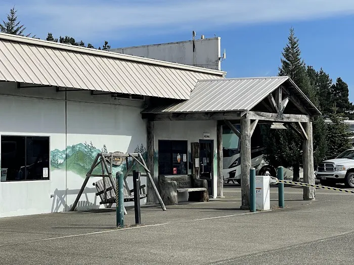 Pacific Pines RV Park & Storage Picture 7