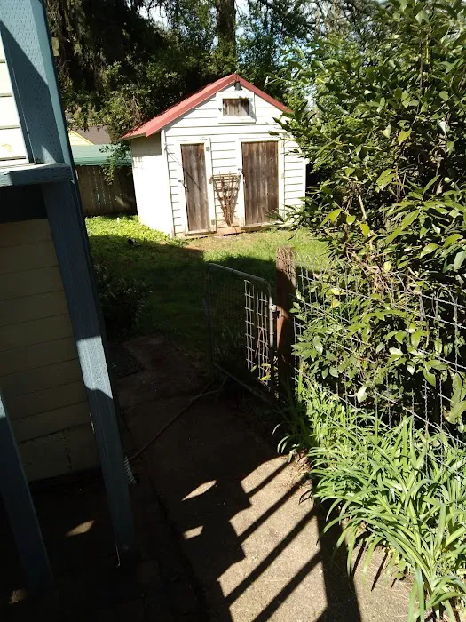 Surprise Valley RV Park Picture 2