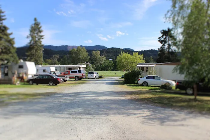 Surprise Valley RV Park Picture 8