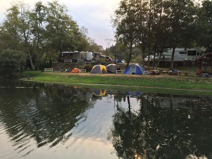 Maple Lane RV Park and Marina Picture 3