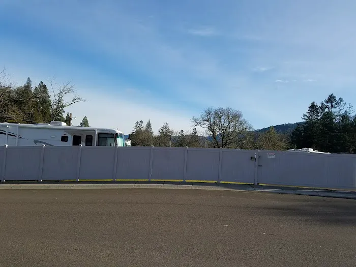 Knoll Terrace Picture 5